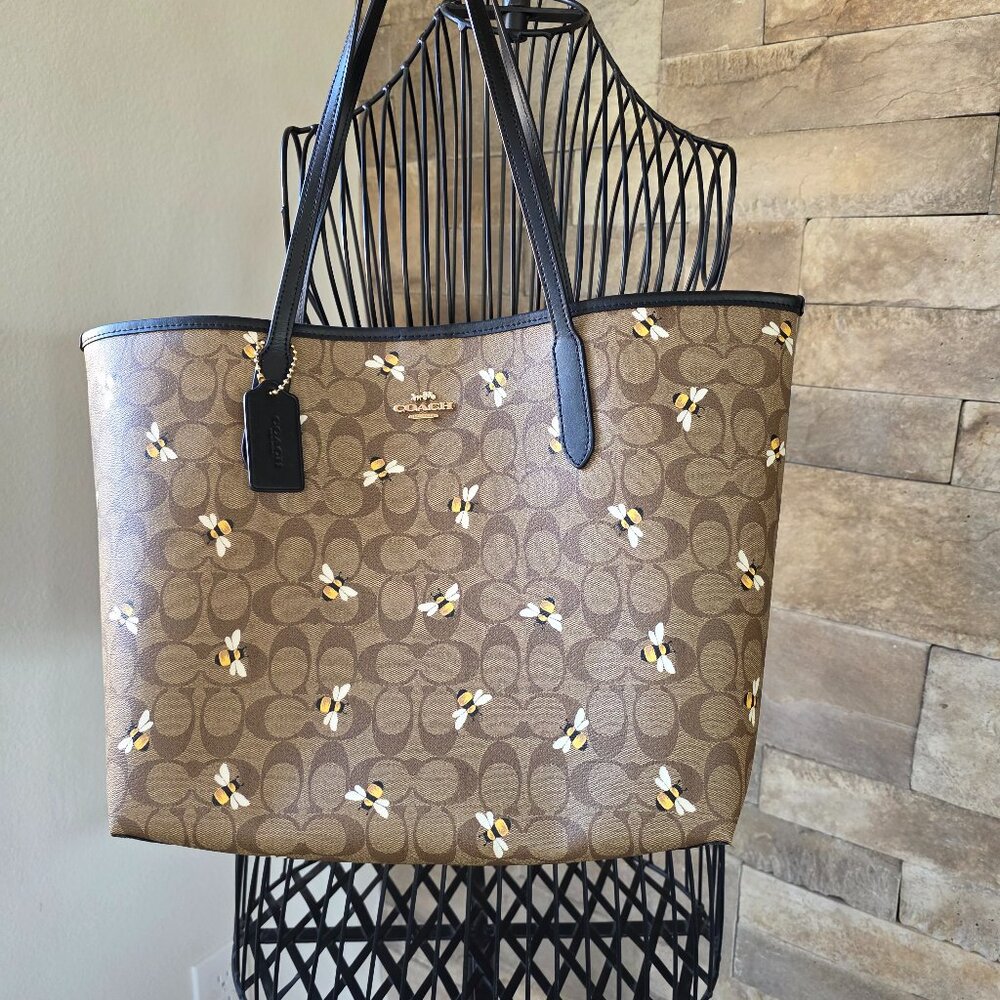 Coach City Tote in Signature Canvas with Bee Print C8590
